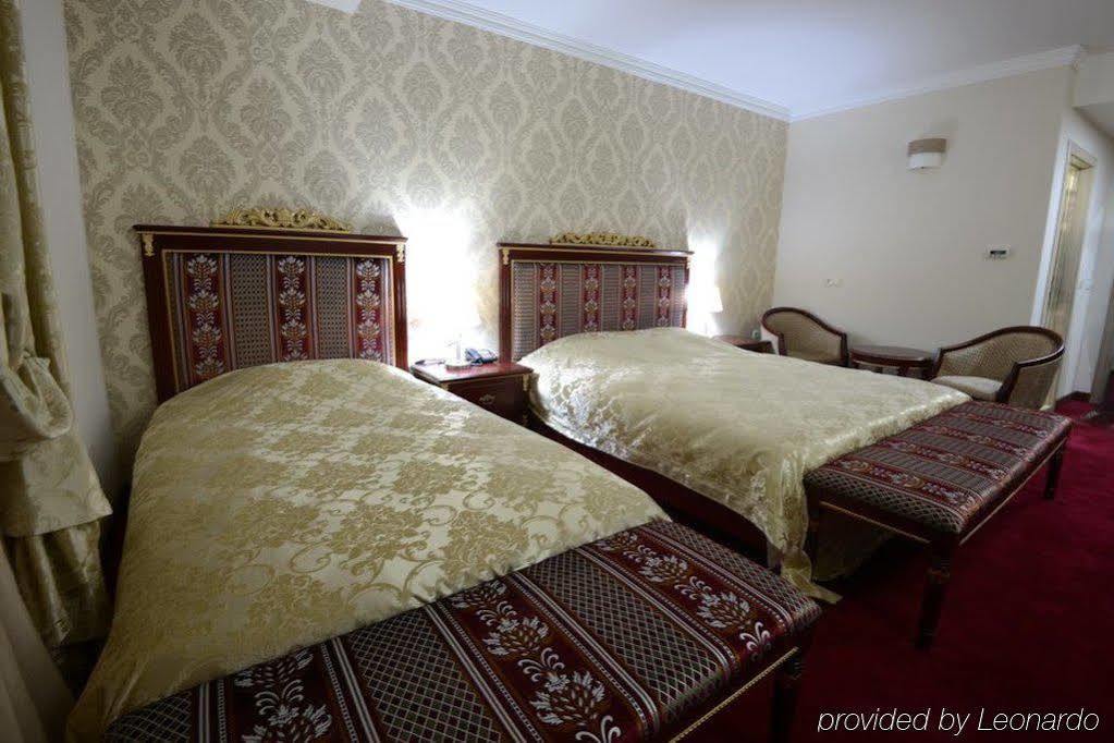 Hotel Gold Скопие Екстериор снимка