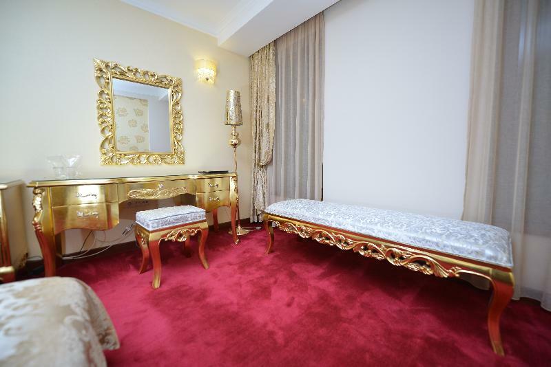 Hotel Gold Скопие Екстериор снимка